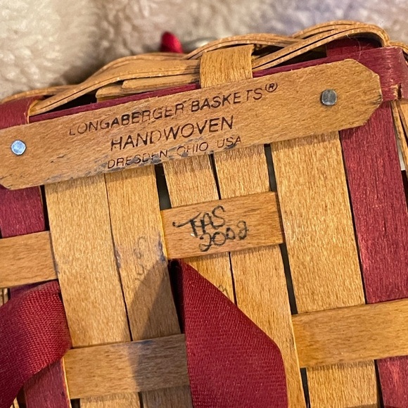 Heart Accented Woven Basket with Red Ribbon Longaberger Sweetheart - Picture 10 of 13